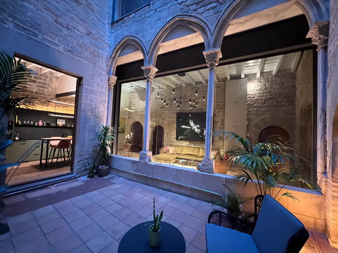 13-Courtyard-Kitchen_Living